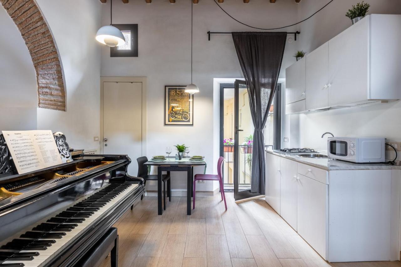 Musician Apartment Colosseo With Piano Rome Exterior photo